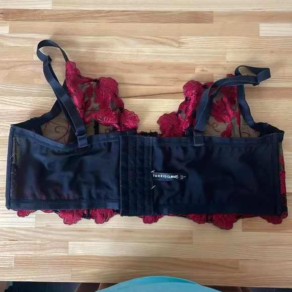 TORRID long line wired bralette with red floral lace 1 - Picture 3 of 3